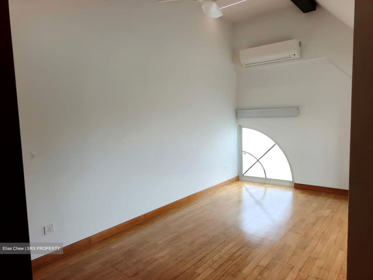 University Park (D11), Semi-Detached #585579351